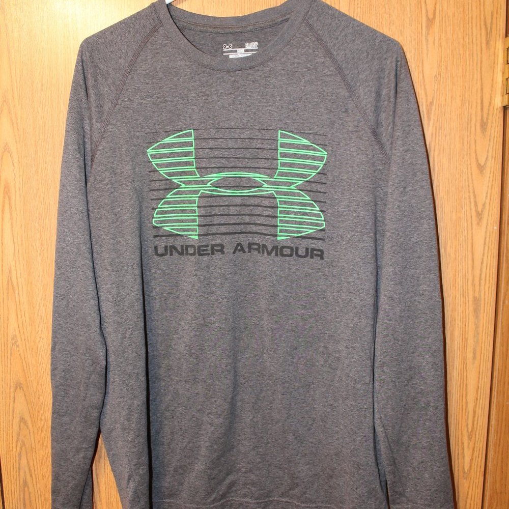 PRICE REDUCED!!--Men's Under Armour Shirt Sz Small